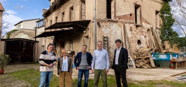 Bild von Jürgen Odszuck, Jörg Hornung, Thomas Apfel, Sandra und Daniel Albiez vor Bühlersche Mühle