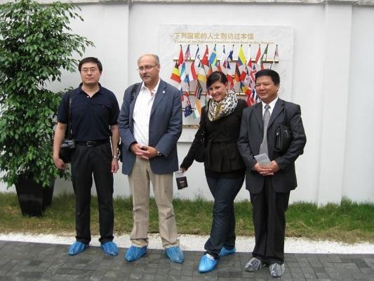 Arbeitsbesuch im Shanghai Jewish Refugees Museum, zu dem diesmal die KollegInnen der Shanghai Municipal Archives hergestellt haben (Foto: Stadt Heidelberg)