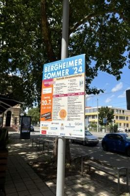 Stadtteilplakatierung in Bergheim. Stadtteilplakatierung in Bergheim für die Veranstaltung "Bergheimer Sommer 2024".
