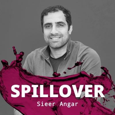 ELOQUIO will Kinder für die deutsche Sprache zu begeistern. Unternehmensgründer Sieer Angar teilt im Podcast „Spillover“ seine Erkenntnisse aus früheren Gründungen, nennt wichtige Bausteine für eine erfolgreiche Gründung und erklärt, dass Heidelberg für ihn der ideale Standort für Gründerinnen und Gründer ist. (Foto: Stadt Heidelberg) Schwarz-Weiß Bild eines Mannes mit der Aufschrift "Spillover Sieer Anger".