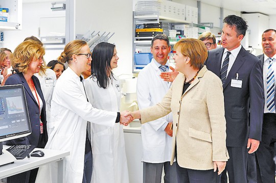 09_Wissenschaftsstadt_DKFZ_Merkel_by_Venus_2sp