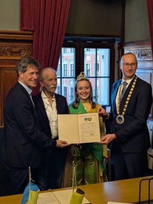 Beim Festakt anlässlich 35 Jahre Städtepartnerschaft von Heidelberg und Bautzen: Heidelbergs Erster Bürgermeister Jürgen Odszuck (links) und Bautzens Oberbürgermeister Karsten Vogt (rechts). (Foto: Stadt Heidelberg) Jürgen Odszuck und Karsten Vogt.