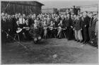 Eine Gruppe von Zwangsarbeitern der Firma Fuchs (Foto: Stadtarchiv)