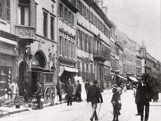 13_bild_historische_Stadtansichten_02_Hauptstrasse_Quelle_Archiv