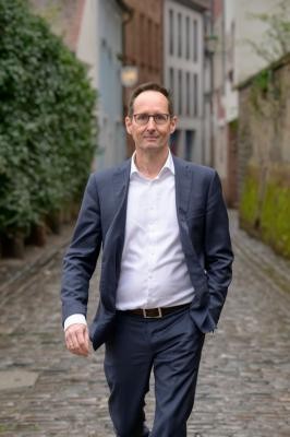 Achim Fischer (55) wird neuer Beauftragter für Landesangelegenheiten der Stadt Heidelberg. (Foto: Philipp Rothe) Bild von Achim Fischer, dem neuen Beauftragten für Landesangelegenheiten der Stadt Heidelberg