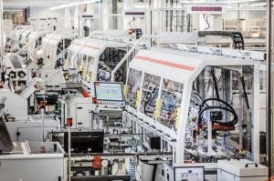 Die moderne vollautomatische Produktionsanlage ML2. (Foto: ABB) Die moderne vollautomatische Produktionsanlage ML2.