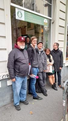 Kamina beim Café Ly (Foto: privat)