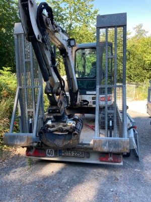 Bagger im südlichen Stadtwald