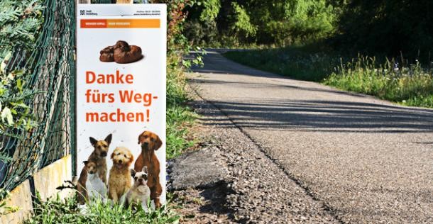 Hinweisschild gegen Hundekot.