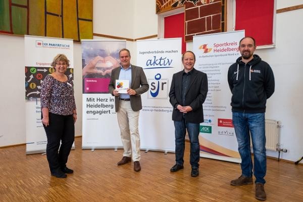 von links: Beate Ebeling (FreiwilligenAgentur Heidelberg), Prof. Dr. Eckart Würzner (Stadt Heidelberg), Steffen Wörner (Stadtjugendring Heidelberg e.V.), Ralph Fülop (Sportkreis Heidelberg e.V.)