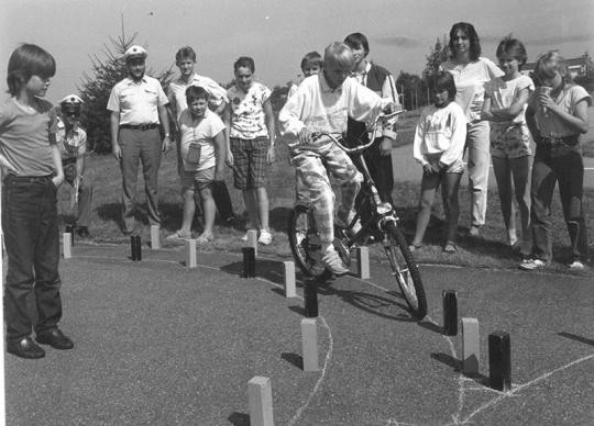 1987_03_Fahrradsicherheitstraining_Elfriede_Winterer