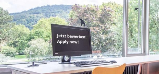 Ausschnitt eines Fotos von Christian Buck (Bearbeitung Stadt HD) Ausschnitt eines Fotos von Christian Buck (Bearbeitung Stadt HD)