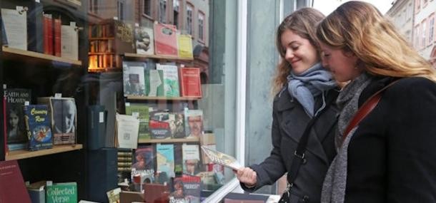 Schaufenster voller Bücher (Foto: Stadt Heidelberg) Schaufenster voller Bücher