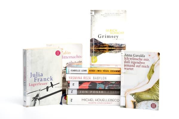 Bücherstapel (Foto: Kempf) Bücherstapel (Foto: Kempf)