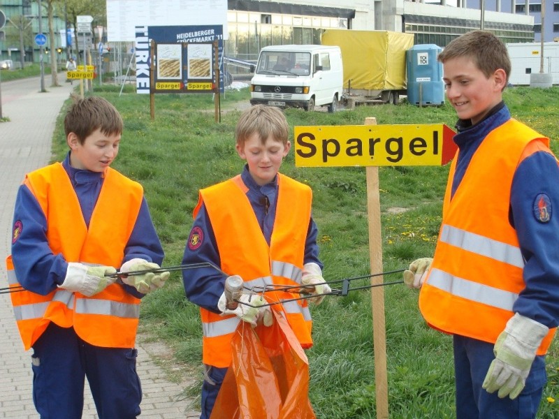 Die Zweitplatzierten der Jugendfeuerwehr Handschuhsheim"Müll.nicht Spargel!"