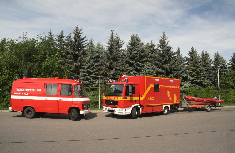 Das Bild zeigt eine Gegenüberstellung des ausgemusterten GW- W und des neuen GW W/A (Foto: Berufsfeuerwehr Heidelberg)