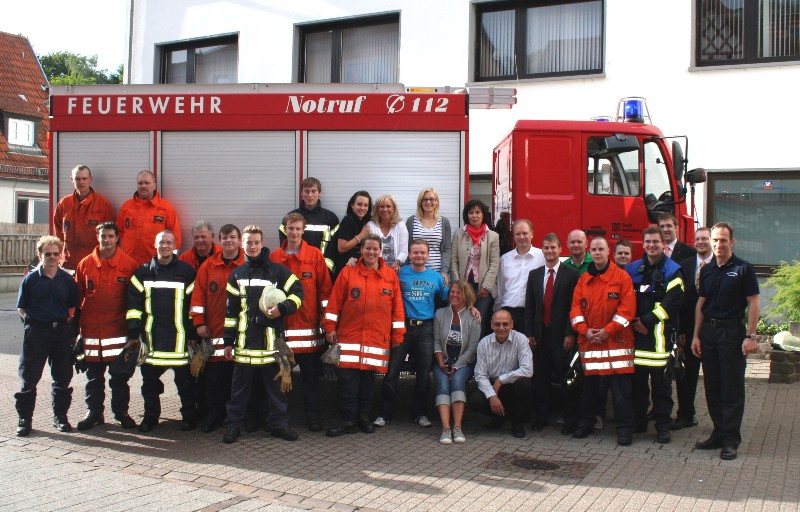 Gruppenfoto mit allen Beteiligten (Foto: H+G Bank)
