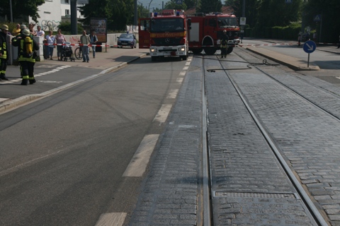 Heidelberg Pfaffengrund: Verschmutzte Fahrbahn (Foto: Berufsfeuerwehr Heidelberg)