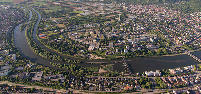 Standdort Heidelberg - Luftbild der Stadtteile Neuenheim und Bergheim (Foto: Venus) Luftbild der Stadtteile Neuenheim und Bergheim