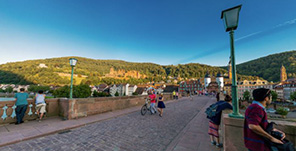 Die Alte Brücke in Heidelberg. (Foto: Fotostudio Purkhart)