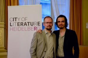 Laudator Dietmar Dath (links) mit Philipp Stadelmaier. (Foto: Eichholtz)