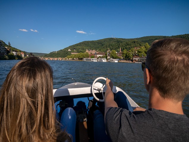 Tretbootfahrt auf dem Neckar