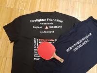 T-Shirt mit Aufdruck zum Turnier und der teilnehmenden Nationen
