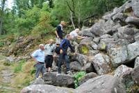 Mitarbeiter des Amtes für Umweltschutz, Gewerbeaufsicht und Energie informieren sich über die Pflegemaßnahmen im Naturschutzgebiet „Felsenmeer“. (Foto: Stadt Heidelberg)
