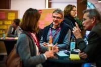 Besucherinnen und Besucher diskutierten beim Forum „Digitale Stadt“ mit Mitarbeiterinnen und Mitarbeitern der Stadt Heidelberg (Foto:Dittmer)