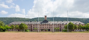 Blick auf das Hauptgebäude der Cambell Barracks.