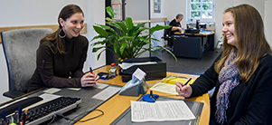 Consultation in the administrative office in Rohrbach (Photo: Rothe)