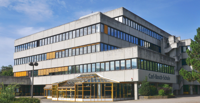 Das Gebäude der Carl-Bosch-Schule von außen