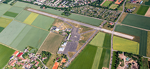 Luftbild des ehemaligen US-Flugplatzes Airfield 