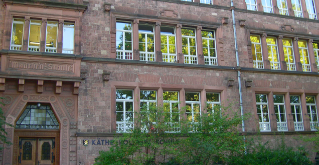 Hölderlin-Gymnasium nach der Sanierung.