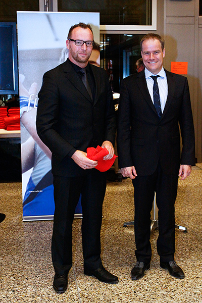 Schwimmer Lars Kalenka (Seniorensportler des Jahres 2013) und Oberbürgermeister Dr. Eckart Würzner (Foto: Matthias Ritter)