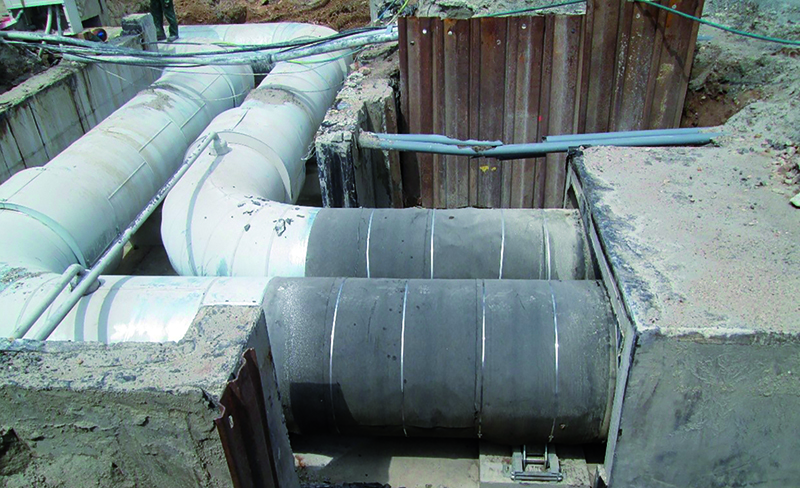 Dicke Rohre in Baustelle