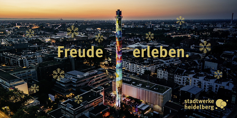 Die Stadtwerke Heidelberg wünschen allen einen ruhigen, erholsamen Jahresausklang und einen guten Start ins neue Jahr 2025. Heidelberger Stadtansicht von oben mit Schriftzug